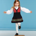 Linnea kjole, Bunad til jente - Strikkepakke