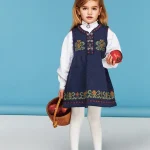 Ragnhild Kjole med blomster - Strikkepakke