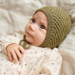 April Bonnet, Strikkepakke