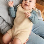 Bunny Shorts Baby i Mandarin Petit, Strikkepakke