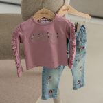 Jeans med blomster, loose fit - Bilde 2
