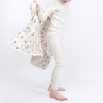 Langermet trøye i bambus m/blomster, Naturhvit